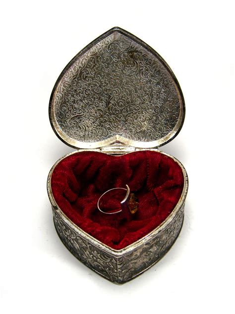 Heart Shaped Metal Trinket Box 